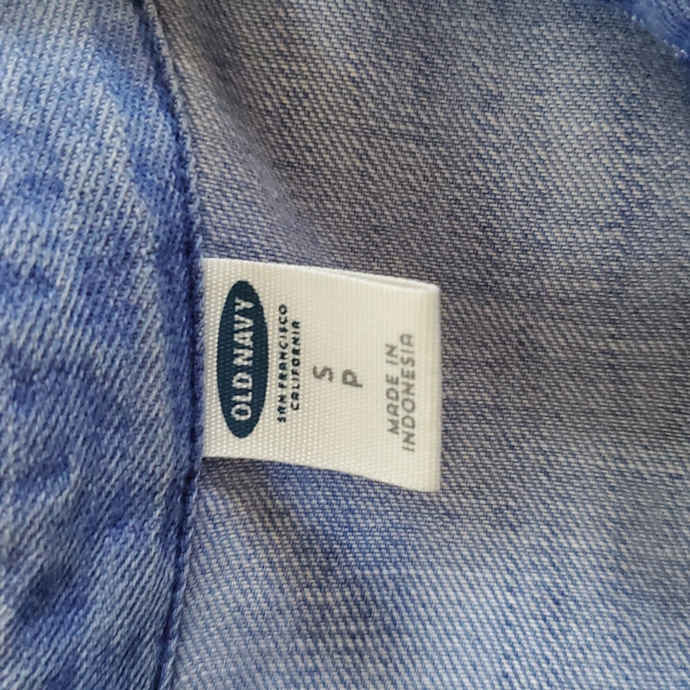 Old Navy Classic Chambray Utility Shirtdress - Picture 5 of 6